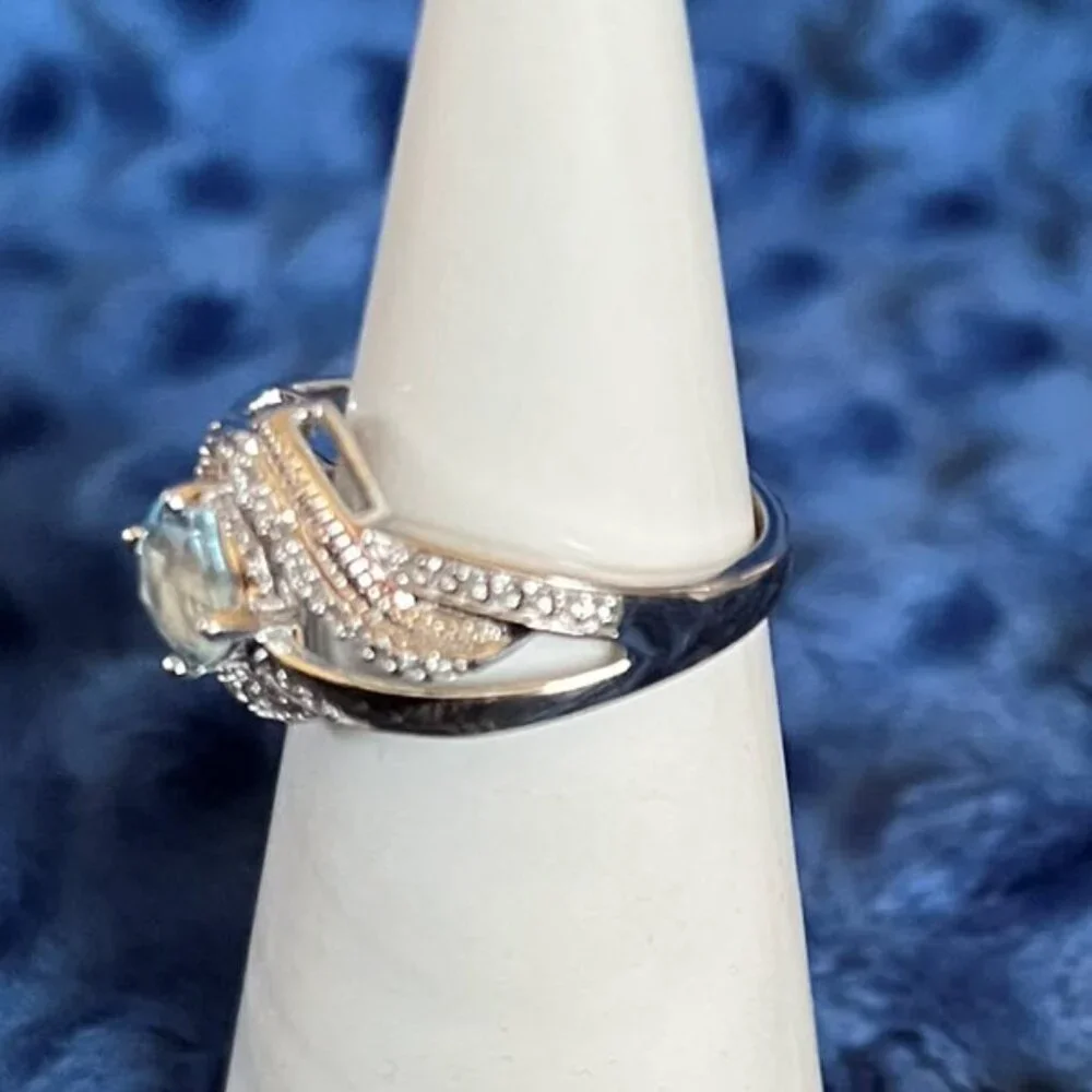 Kay Jewelers Sterling Silver Blue Topaz & White Sapphire Ring – Size 7 - Picture 2 of 8